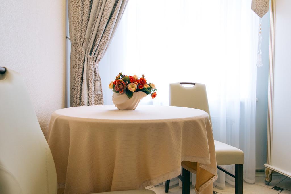 Vip Apartmen Sumy Exterior photo