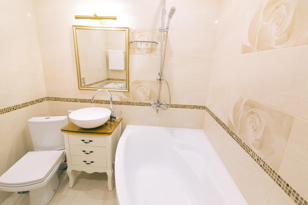 Vip Apartmen Sumy Exterior photo