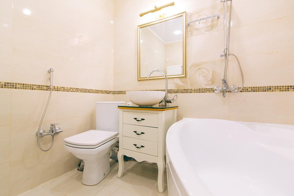 Vip Apartmen Sumy Exterior photo