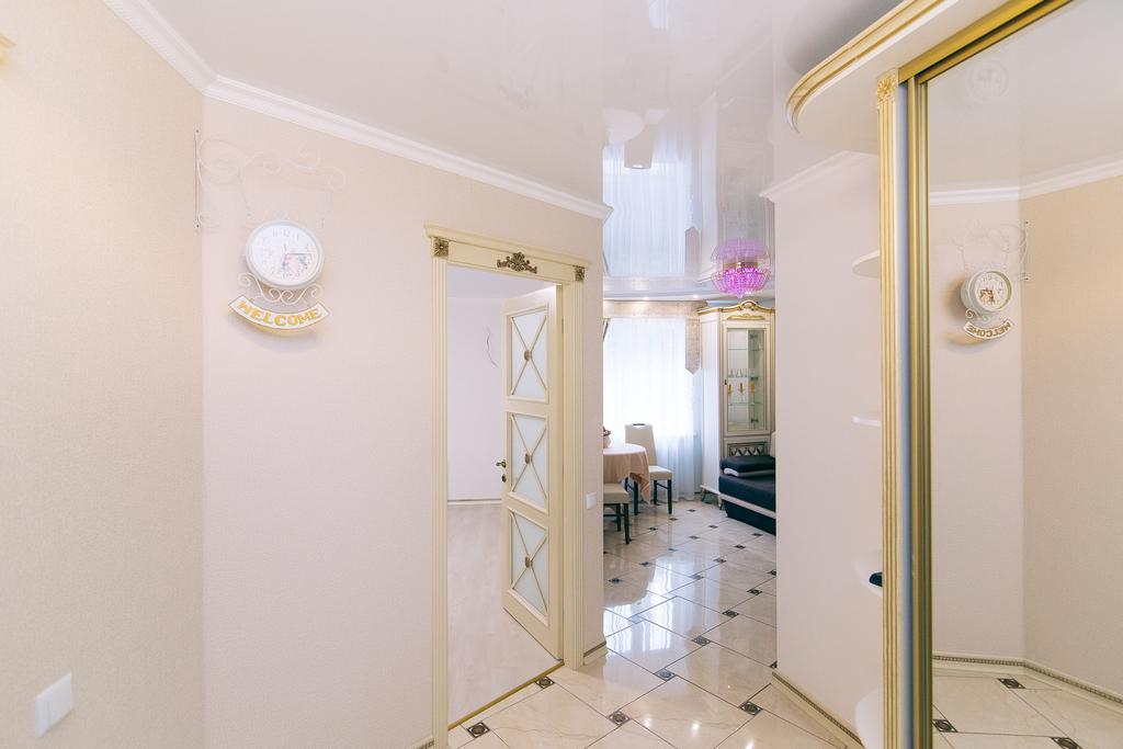 Vip Apartmen Sumy Exterior photo
